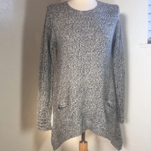 Catwalk studio sweater medium with large buttons black white  long roomy… - Picture 3 of 11